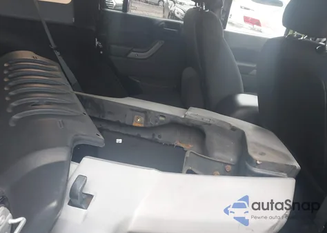 2015 Jeep Wrangler Unlimited Sport из США, поврежденный, VIN 1C4HJWDGXFL740365